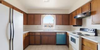 Charming rental home located on a quiet cul-de-sac in the heart of Mesa Gallery 1