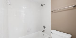 2861 N Oakland Forest Drive Gallery 13