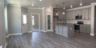 4 BEDROOM,  3 BATH Gallery 4