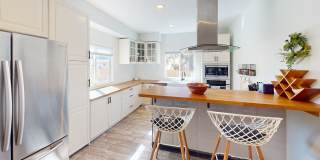 Short or Long Term Rental | ROOFTOP VIEWS! Gallery 4