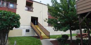 Charming 2-Bed Condo Near CMU & St. Mary’s – Great Amenities & Prime Location! Gallery 1