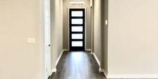 Spacious open floorplan with lots of light Gallery 18