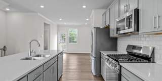 Gorgeous New Construction! Updated Kitchen, SS Appliances, Open Floorplan, Garage, Pet Friendly! Gallery 11