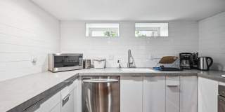 Charming Furnished Basement Unit in Regis – Northwest Denver Gallery 9