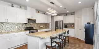 Beautiful, Partially Furnished Oceanside Home Gallery 6