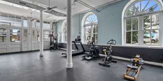 United Jewelers and Lee Hardware Apartments Gallery 27