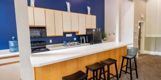 Plymouth Square at 37th Apartments Gallery 17
