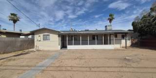 Large 4 Bed 2 Bath House Gallery 22