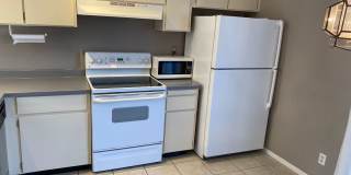 Clean Marina Condo (Park Marina) Gallery 10