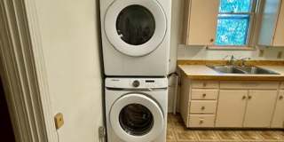 3 Bedroom, 1 Bath Apartment for Rent - Close to MSU - Pets Friendly Gallery 21