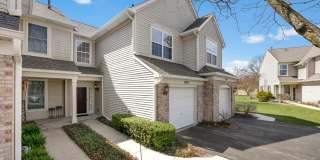Gorgeous and Updated Large 2 Bedroom / 1.5 Bath Townhome in Grayslake! Gallery 1