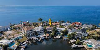 110 CARLYLE CIRCLE Gallery 85