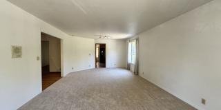 Well maintained 3 bed 2 bath rambler home in quiet Zenith neighborhood in Des Moines Well maintained 3 bed 2 bath rambler home in quiet Zenith neighborhood in Des Moines Gallery 9
