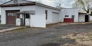 301 PENN Street Gallery 1