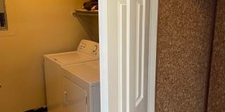 Darling 1 Bed, 1.5 Bath Townhouse with small Fenced Yard! Gallery 32
