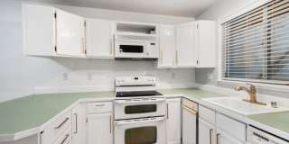 2bd/1.75ba Bellevue Condo Gallery 10