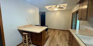 Beautiful walk-out house in SOUTH Lincoln Gallery 6