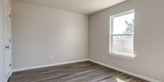 Pet-Friendly 3-Bed Home – Move-In Ready with Garage Gallery 15