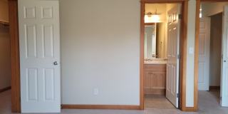 2 Bedroom in the Heart of Poulsbo Gallery 9
