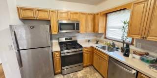 910 Randolph Ave Gallery 1