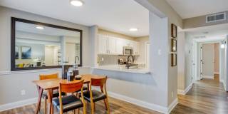 Verlaine on the Parkway Gallery 17