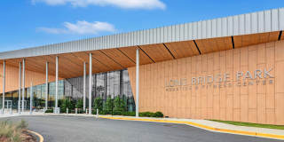 Crystal Plaza Apartments Gallery 100