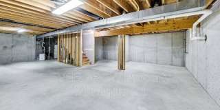 1047 Andrew Court Gallery 37