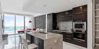 900 Biscayne Boulevard Gallery 24
