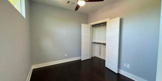 Great, modern 2 bedroom 2.5 bath available in South Austin! Gallery 37