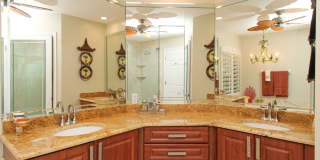 ** THE VINEYARDS SEASONAL ** 2 BED PLUS A DEN\2 BATH 2ND FLOOR COACH HOME READY FOR YOU ** VACATION READY HOME ** Gallery 53