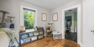 383 Davis Street Gallery 10