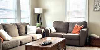 Gigantic 3 bed duplex unit in Oak Square Gallery 12