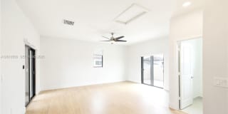 8370 NW 49th St Gallery 34