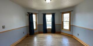 910 Union SE - Water included, Washer/dryer hook-up, Off-street parking. Gallery 5