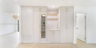 555 NE 52nd Ter Gallery 4