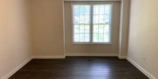 North Raleigh Townhome-Large Bedrooms and more! Price drop alert! Gallery 12