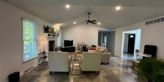 5 Bed 4 Bath Home fenced yard Gallery 59