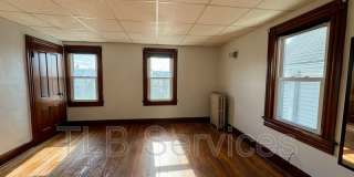 221 3rd Street - 1 Upstairs Right Gallery 1