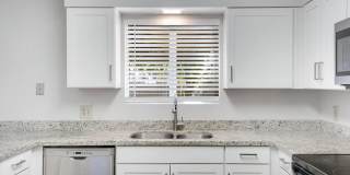 425 E Oxford Drive Gallery 13