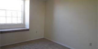 Convenient Layout- 3bed 2bath 3 story condo. Gallery 8