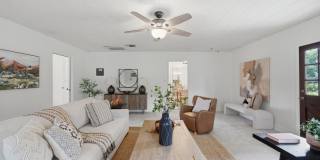 4 Bedroom with a Pool in Helotes! Gallery 11