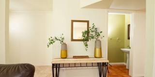 7310 Balboa Blvd Gallery 7