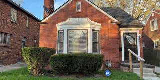 3-Bedroom Detroit Home with Garage and Sun Porch Gallery 1