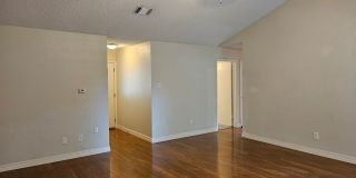 Lovely 3/2 in a great location! Gallery 8
