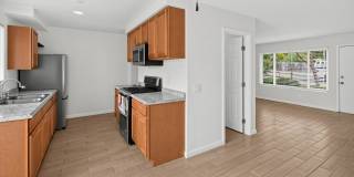 3 Bed / 1.5 Bath Townhome! Gallery 4