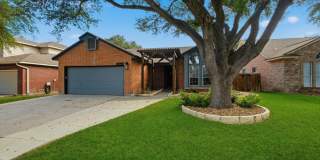 Your Backyard Oasis—Pool & Lawn Service Included Gallery 7