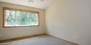 Beautiful 3 bedroom + Den, 2 Bathroom, 3 car garage single family home. MUST SEE! Gallery 16