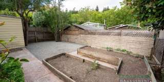40 Pleasant Lane Gallery 24