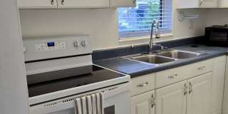 Spacious and modern 1-bedroom, 1-bathroom unit available for rent in the heart of Fort Lauderdale. Gallery 4