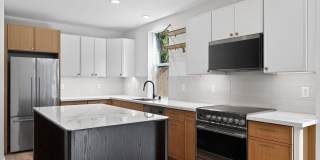 Bright & Spacious - 2BR Condo in Seattle Gallery 10